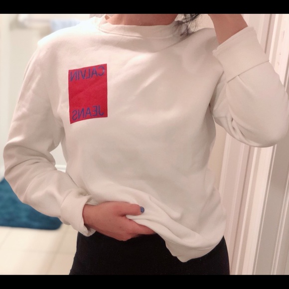 (2/$20)Calvin Klein Sweatshirt! - Picture 1 of 2